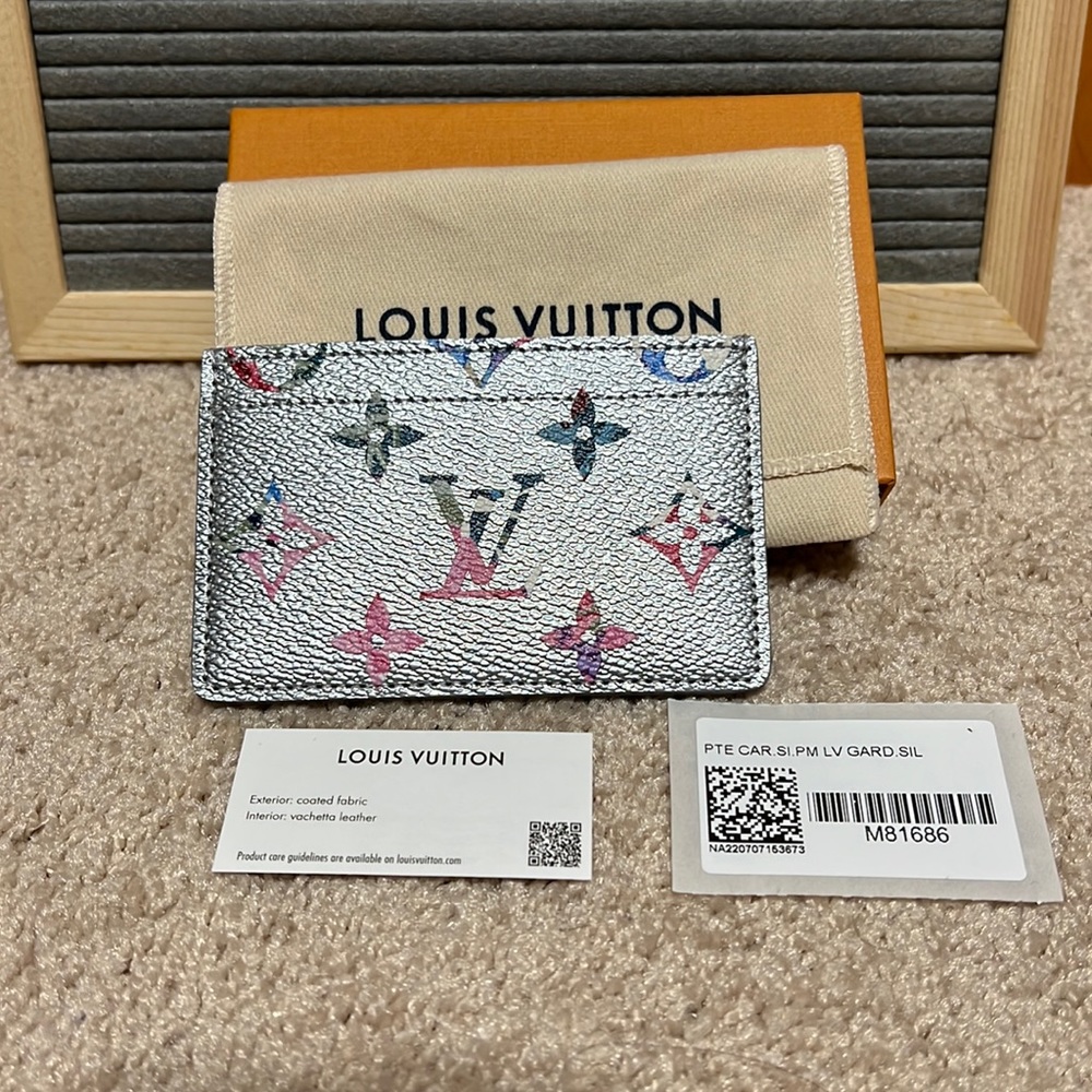 Louis Vuitton Silver Cardholder from Garden Collection
